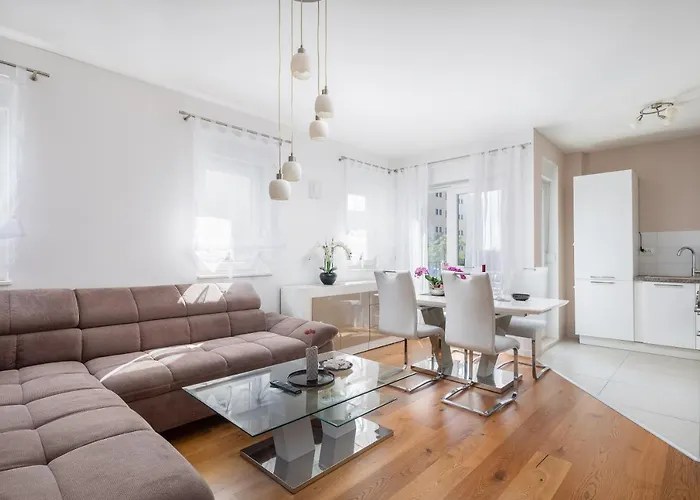 Lana - Sea View With Parking *