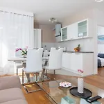 Lana - Sea View With Parking * Makarska