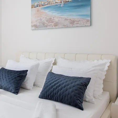 Apartment Lana - Sea View With Parking *