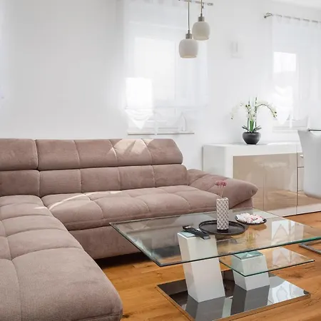 Lana - Sea View With Parking Apartment Makarska