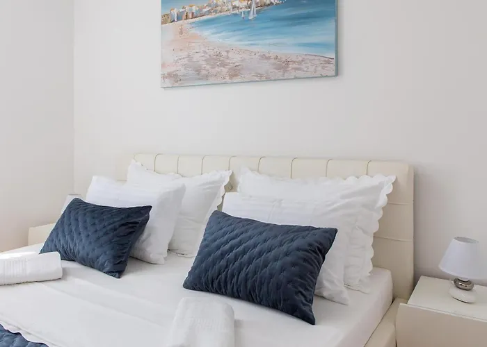 Apartment Lana - Sea View With Parking *