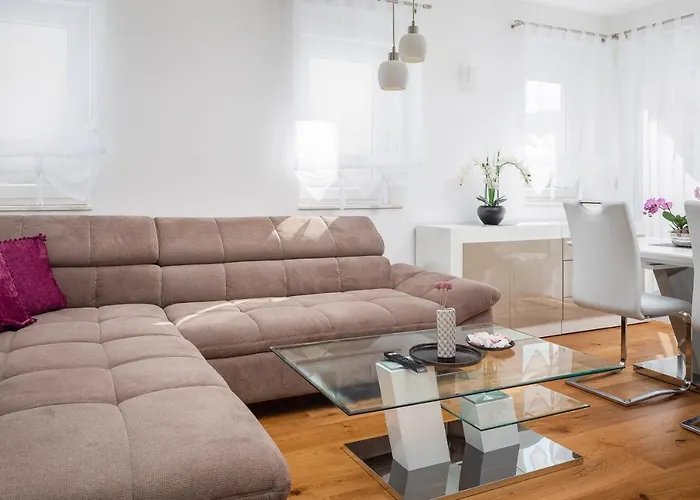 Lana - Sea View With Parking Apartment Makarska