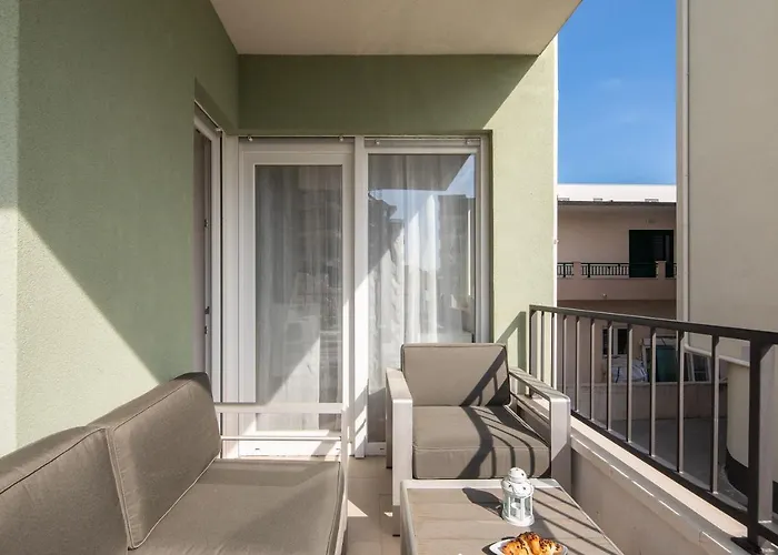 Lana - Sea View With Parking Apartment Makarska