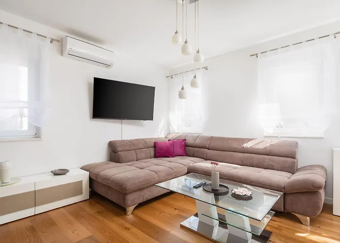 Lana - Sea View With Parking Apartment Makarska