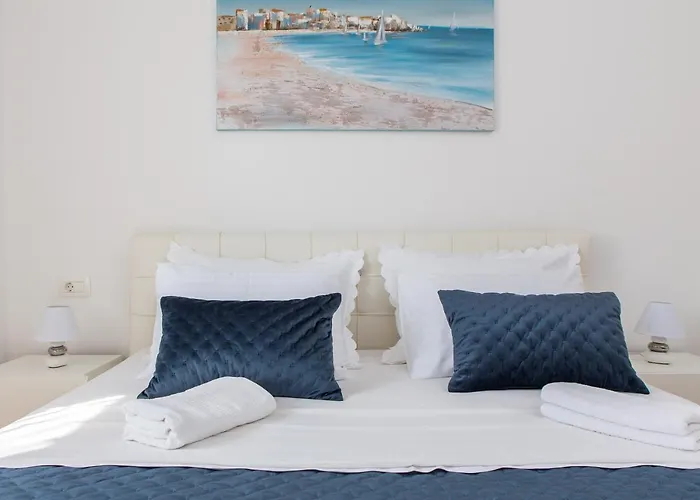 Апартаменти Lana - Sea View With Parking